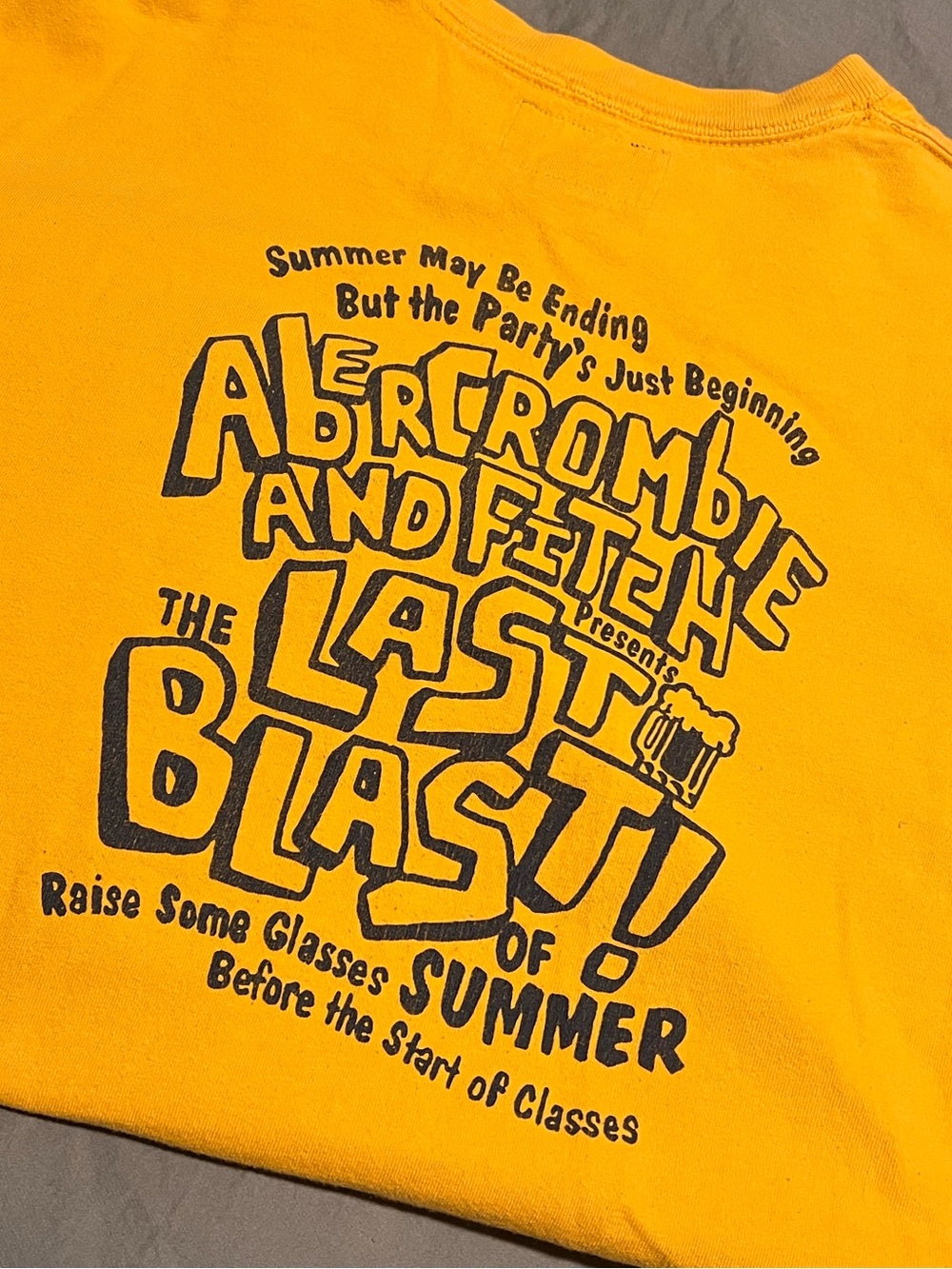 Collectible Rare Vintage Y2K Abercrombie & Fitch Graphic Tee M